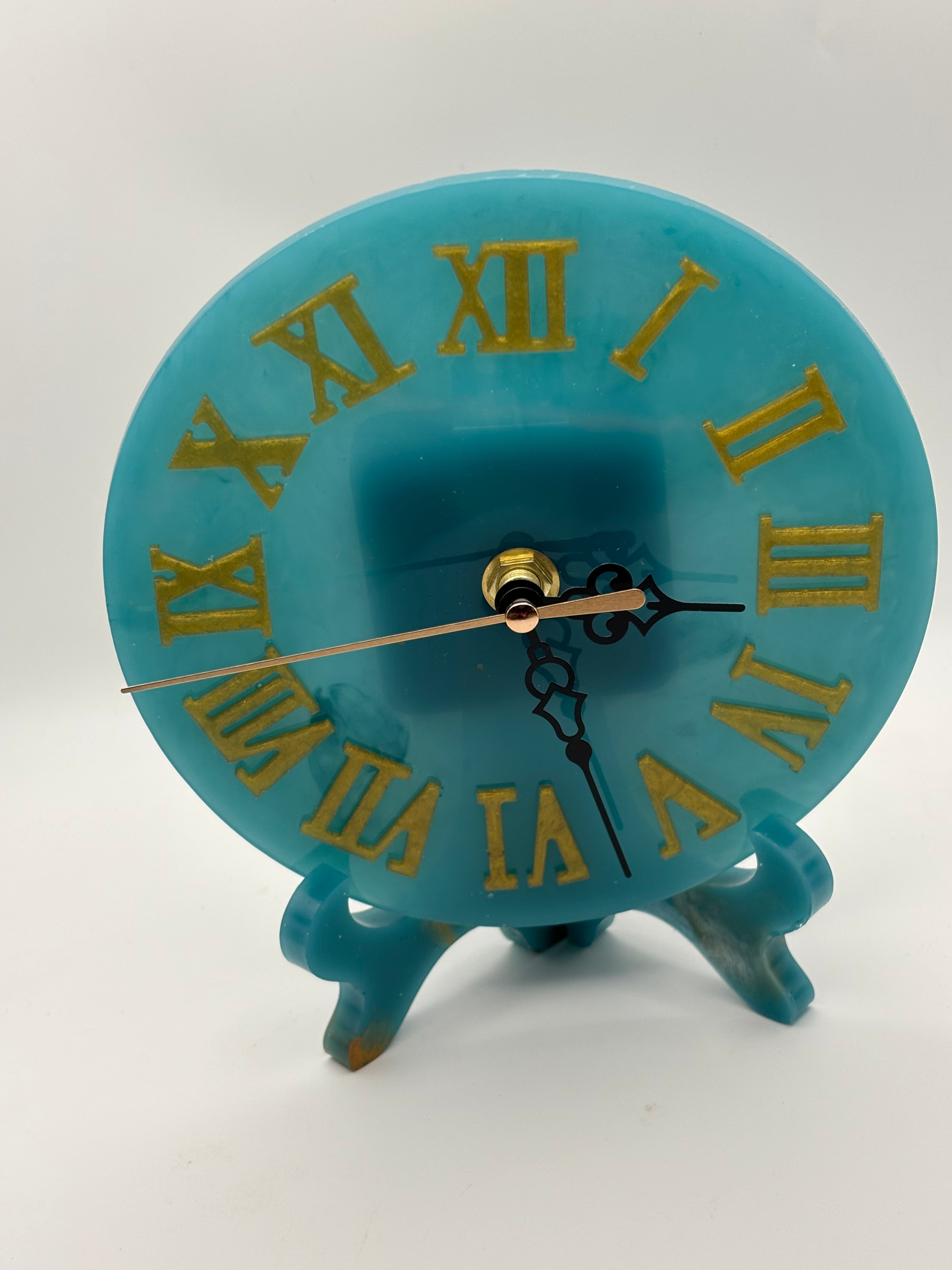 Mini resin clock
